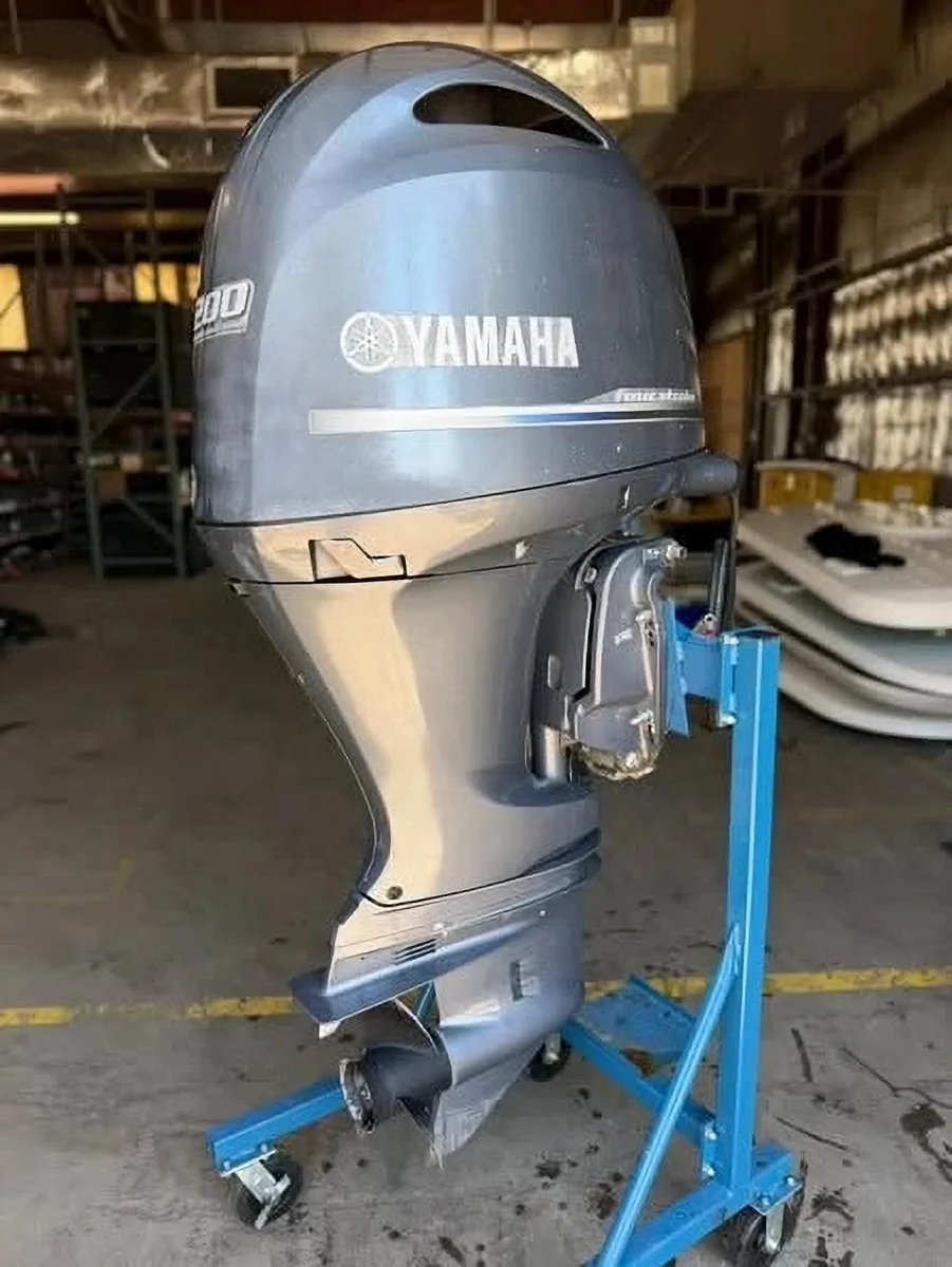 Yamaha Pre-owned F200XB 4 Stroke Outboard Motor
