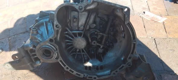 HYUNDAI ELANTRA 1.6 J2 5SPD GEARBOX