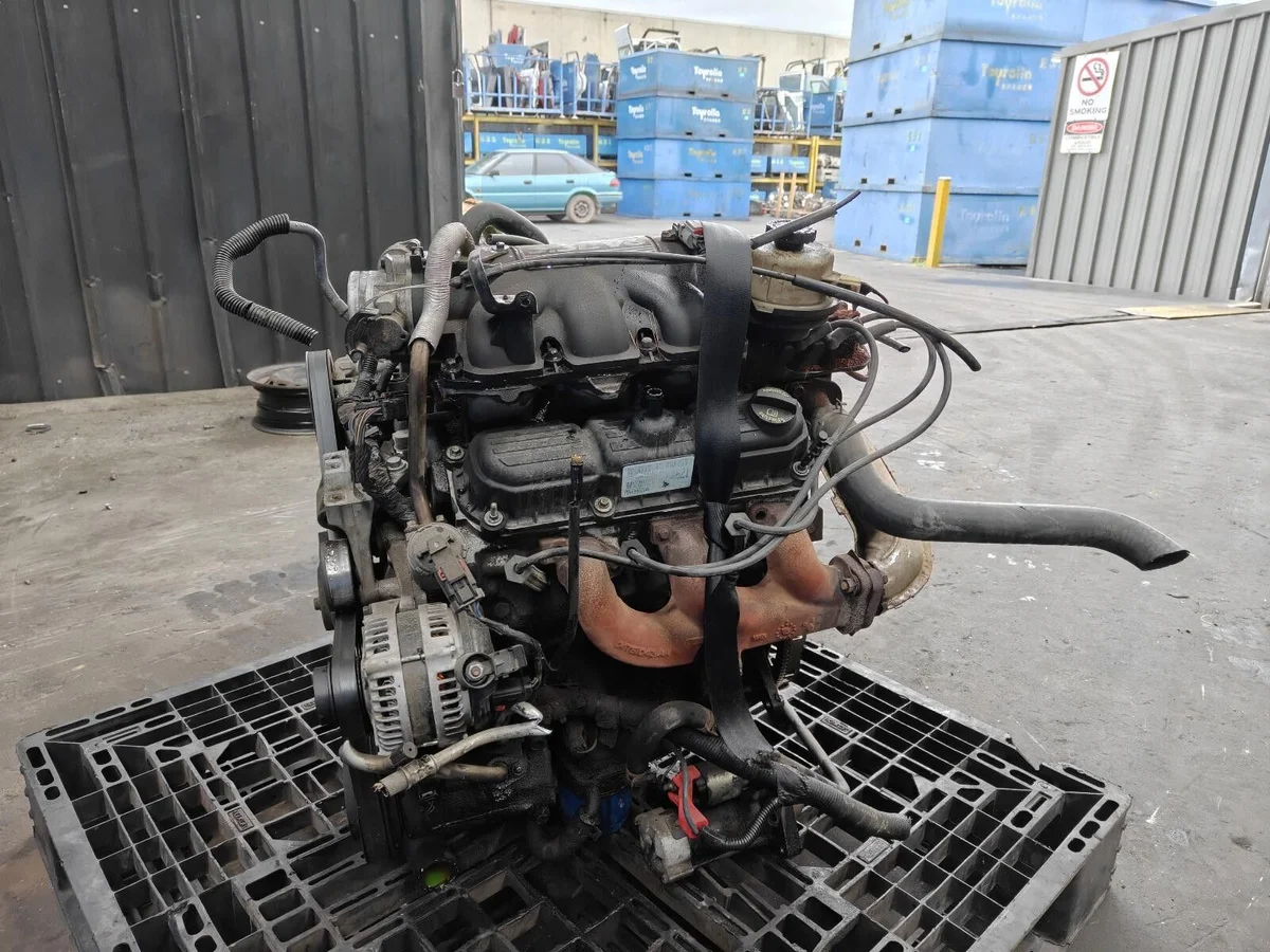 Chrysler Voyager 3.3L Petrol Engine