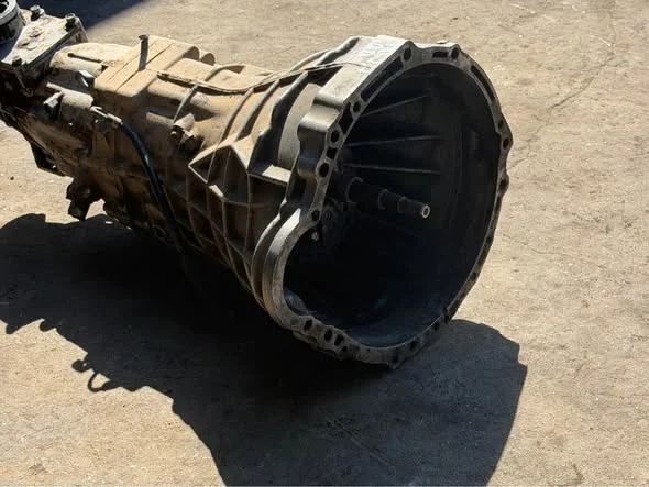 NISSAN 1 TONNER 4X4 MANUAL GEARBOX (Used Casing)